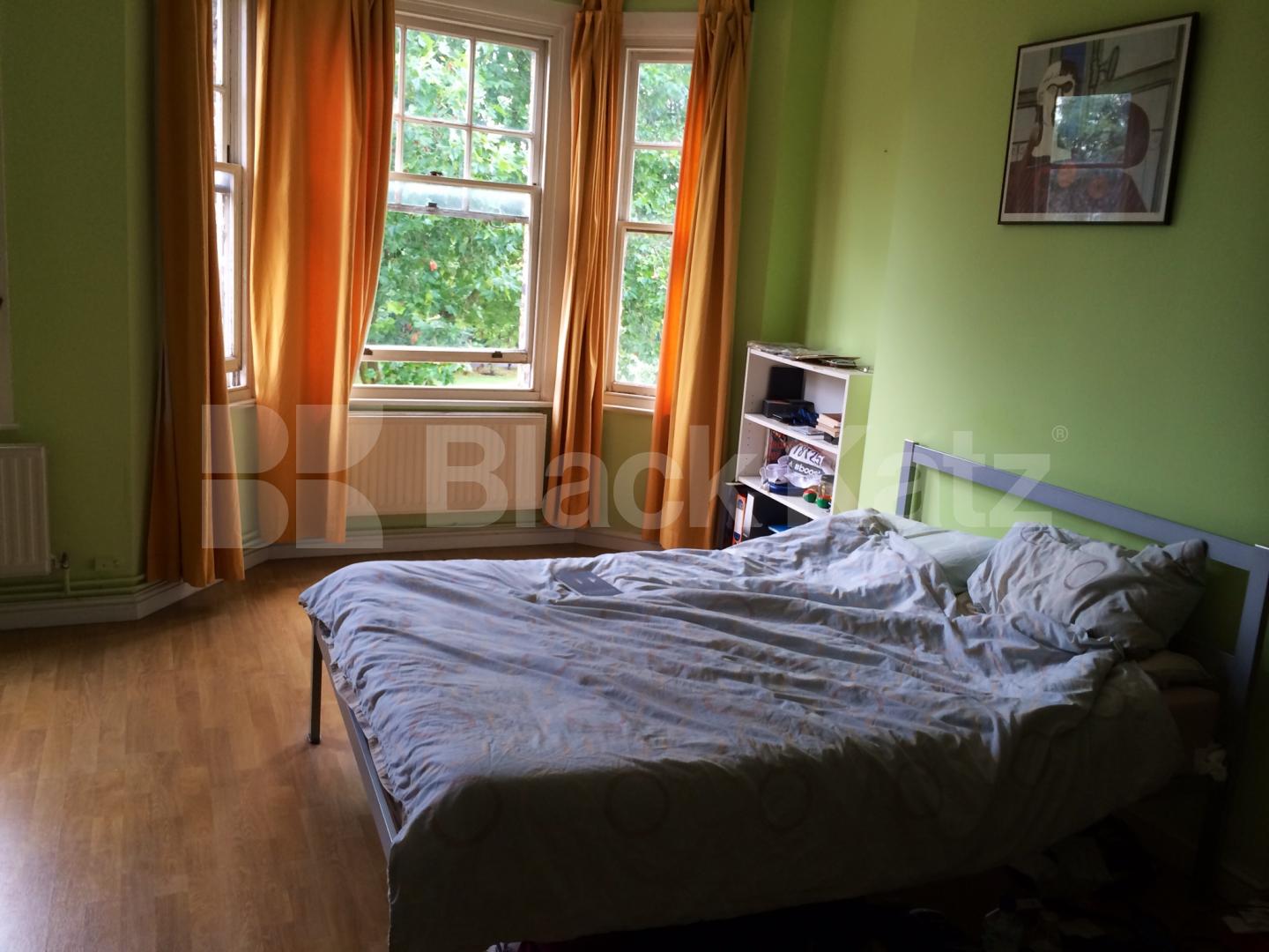 			UNDER OFFER , 1 Bedroom, 1 bath, 1 reception Apartment			 Fitzalan Street, Lambeth North/Kennington